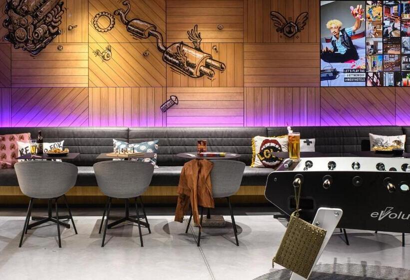 Отель Moxy Stuttgart Feuerbach