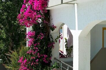 Apollon Hotel Apartments