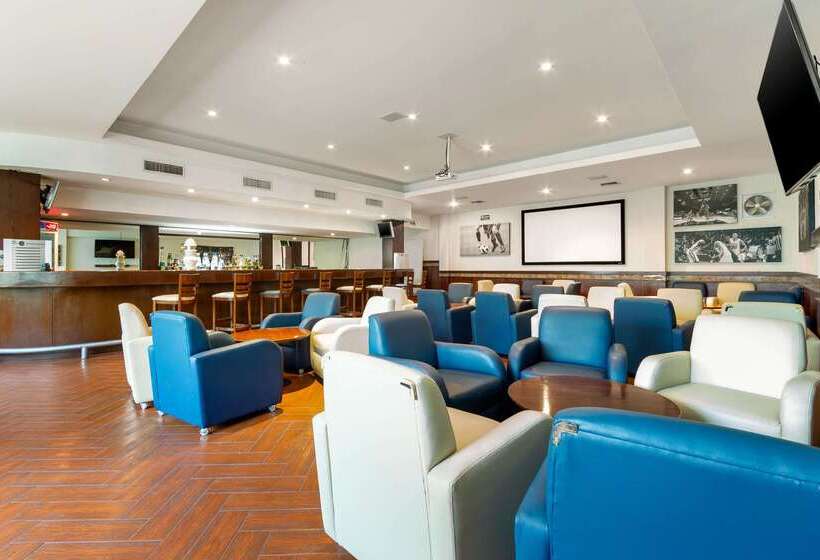 ホテル Comfort Inn Monterrey Norte
