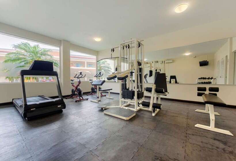בית מלון כפרי Comfort Inn Monterrey Norte