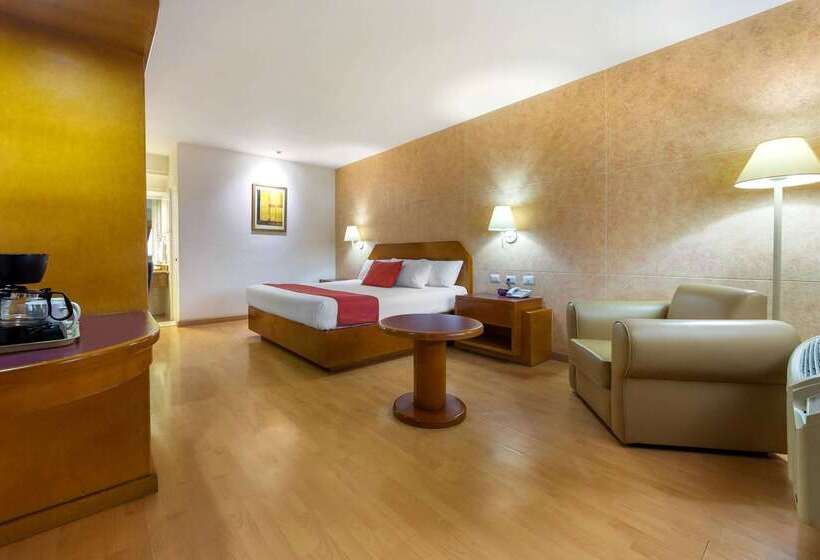 בית מלון כפרי Comfort Inn Monterrey Norte