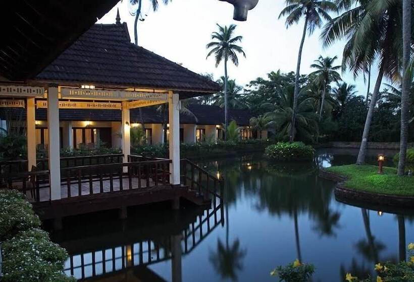 هتل Abad Whispering Palms Kumarakom