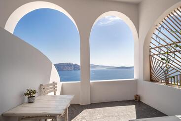 هتل Andronis Luxury Suites