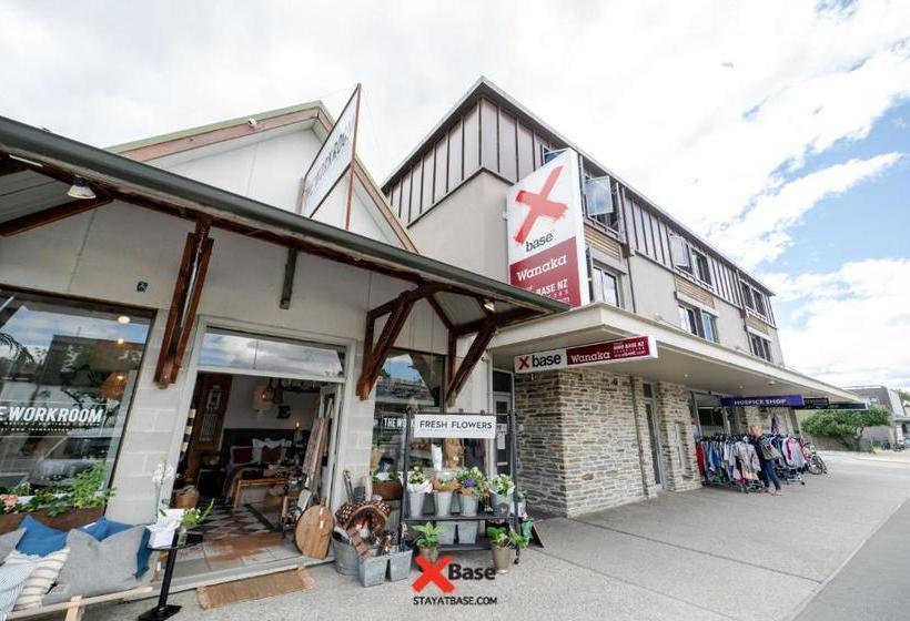 هتل Base Backpackers Wanaka  Hostel