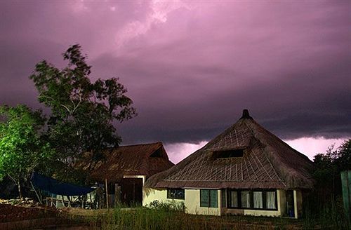 هتل Bloo Lagoon Village