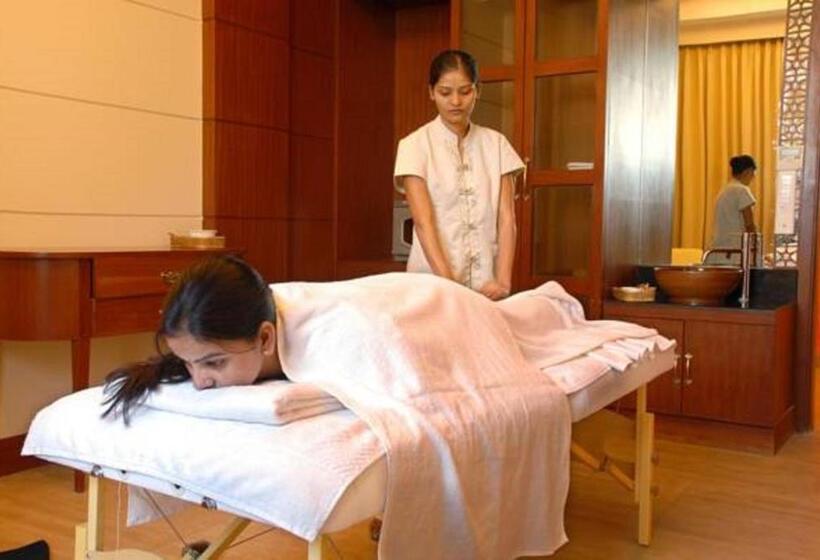 فندق Cambay Grand  Kukas