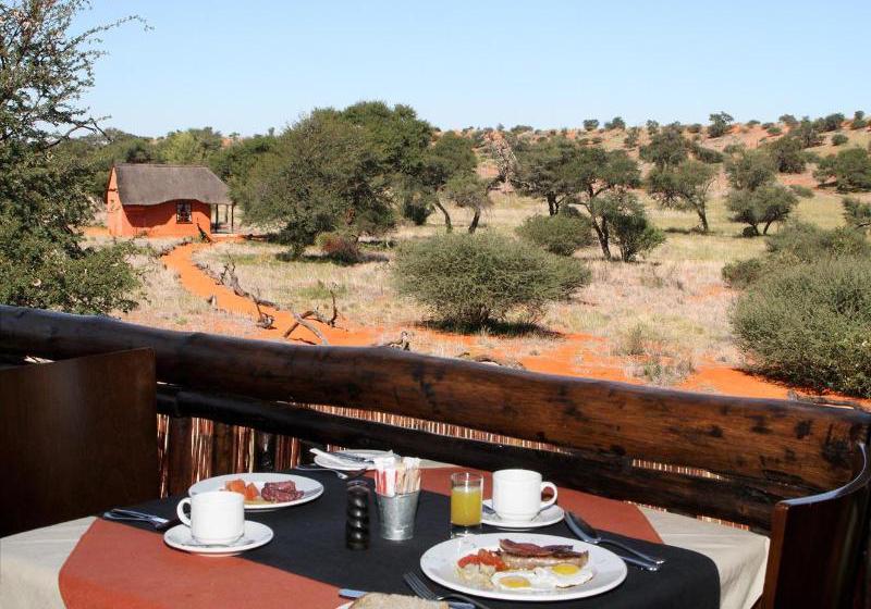 هتل Camelthorn Kalahari Lodge