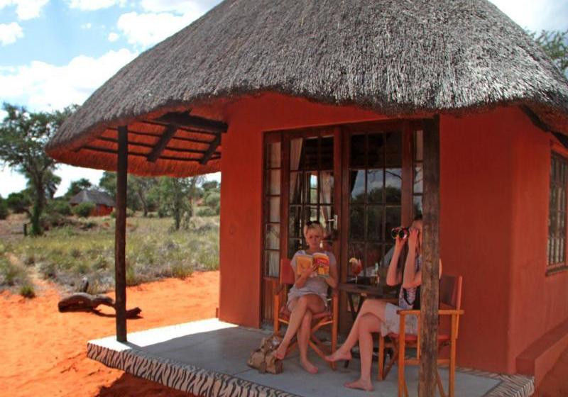 هتل Camelthorn Kalahari Lodge