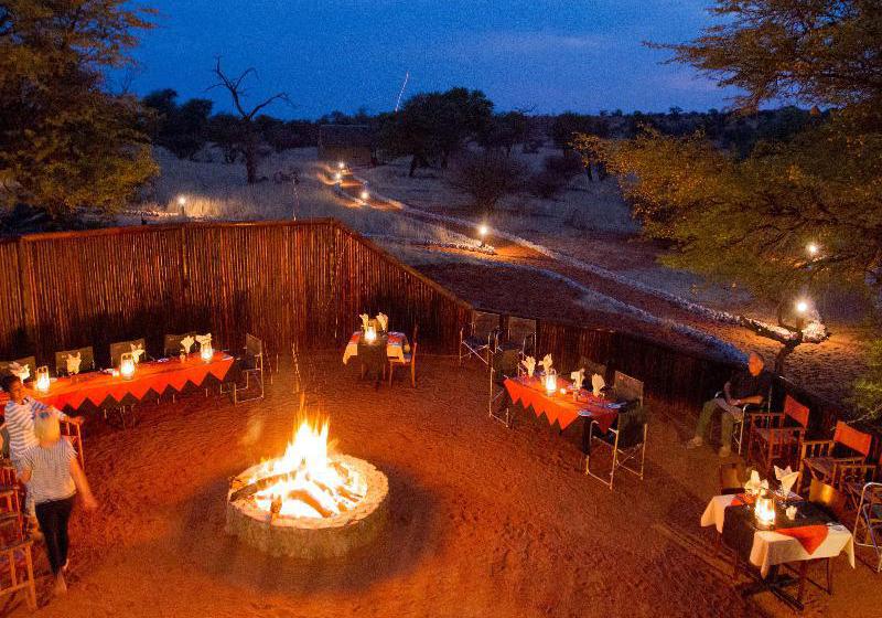 هتل Camelthorn Kalahari Lodge