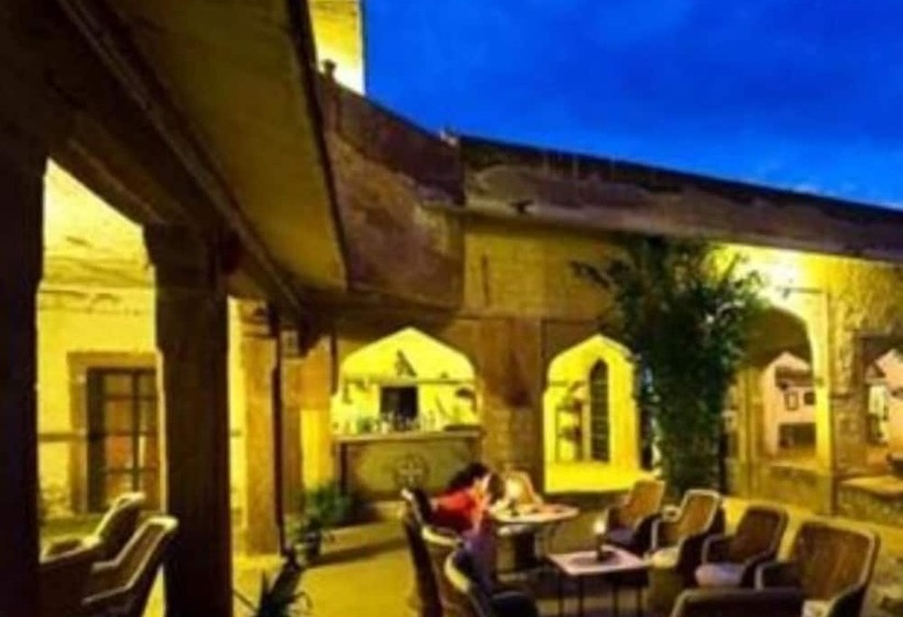 Fotos del hotel Chandelao Garh:  11