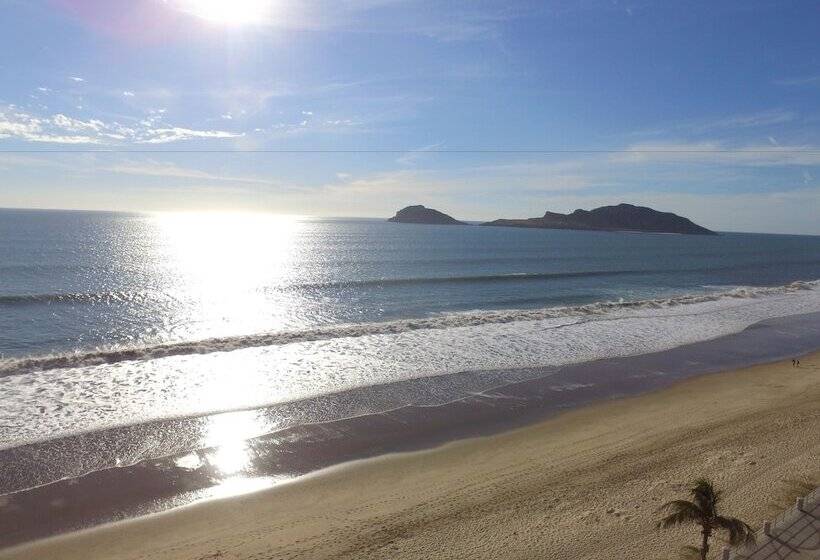 هتل Coral Island Beach View