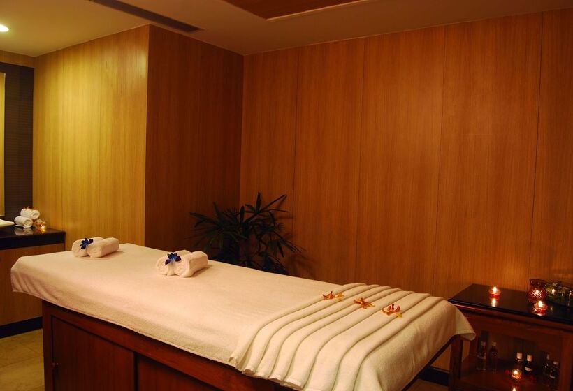 هتل Country Inn & Suites By Radisson, Sahibabad