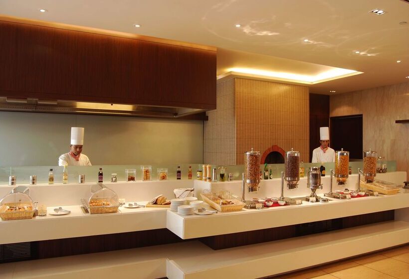 هتل Country Inn & Suites By Radisson, Sahibabad