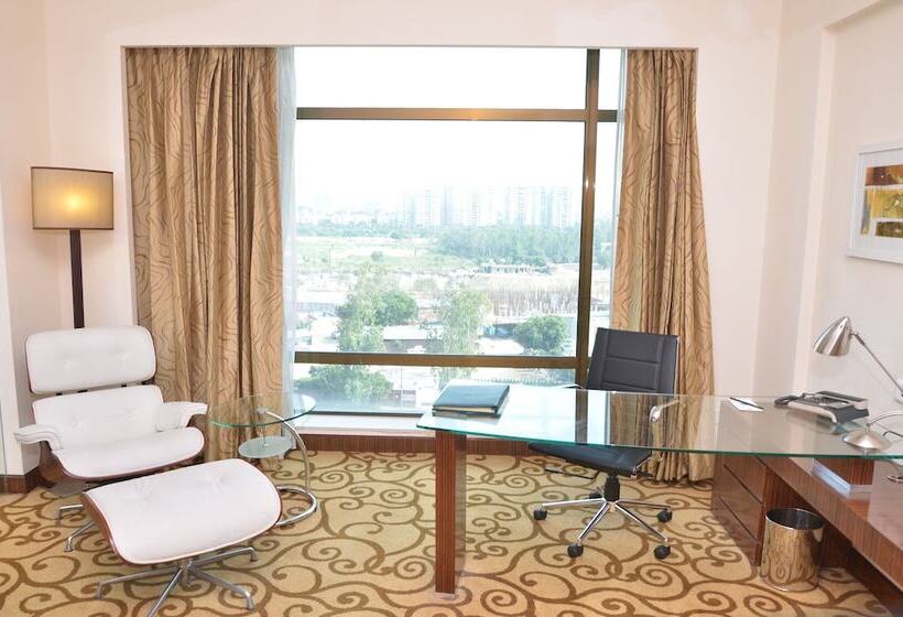هتل Country Inn & Suites By Radisson, Sahibabad