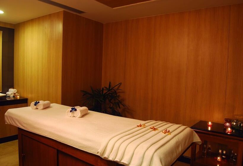 هتل Country Inn & Suites By Radisson, Sahibabad