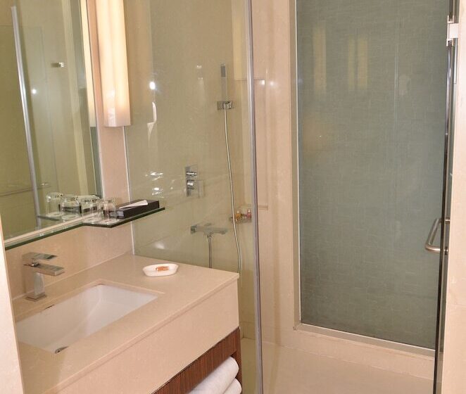 هتل Country Inn & Suites By Radisson, Sahibabad