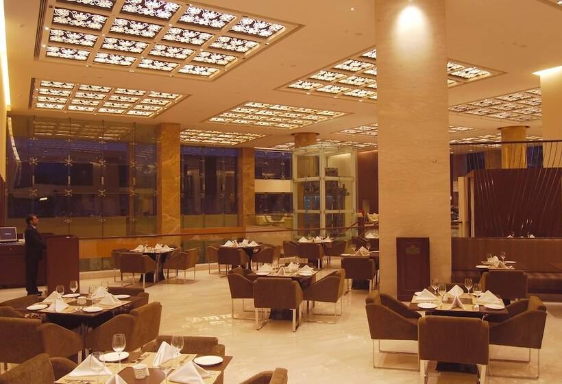 هتل Country Inn & Suites By Radisson, Sahibabad