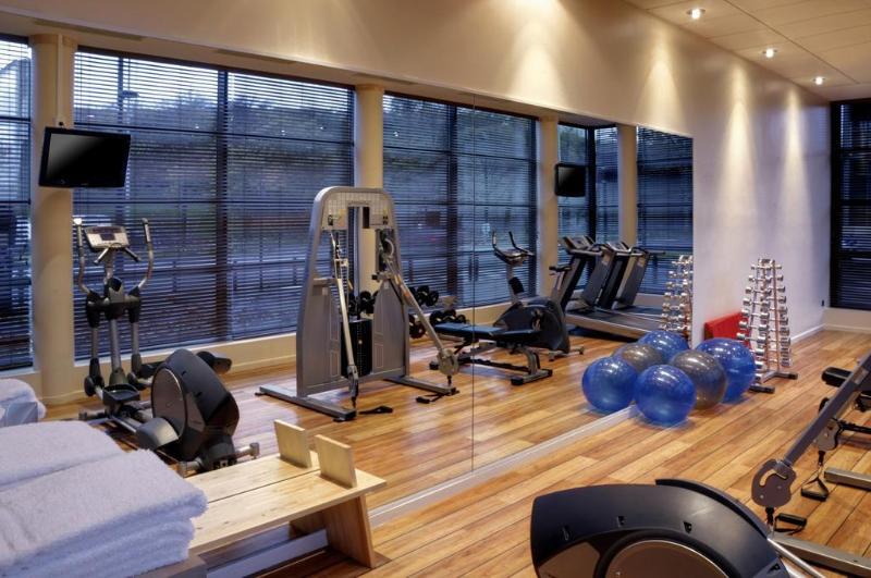 هتل Courtyard By Marriott Paris Saint Denis