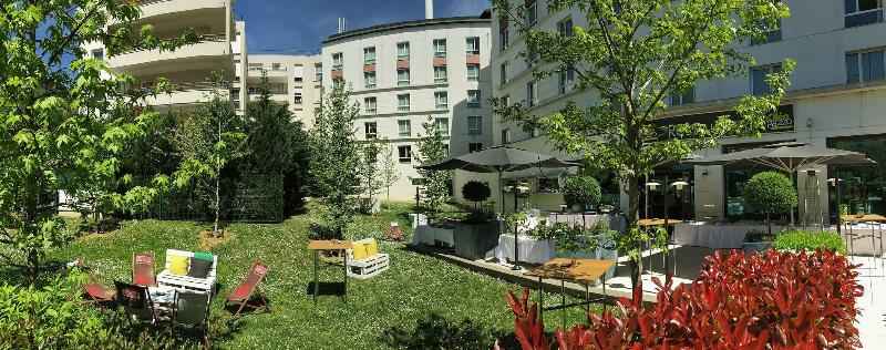 هتل Courtyard By Marriott Paris Saint Denis