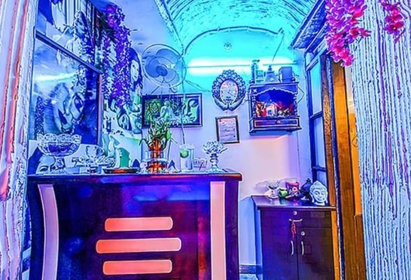 Fabhotel White Klove Paharganj