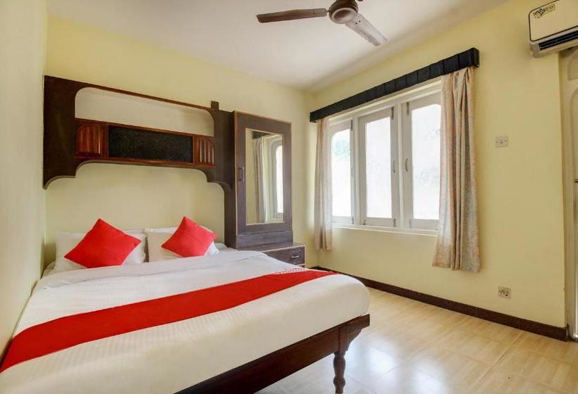 فندق Gaffinos Beach Resort