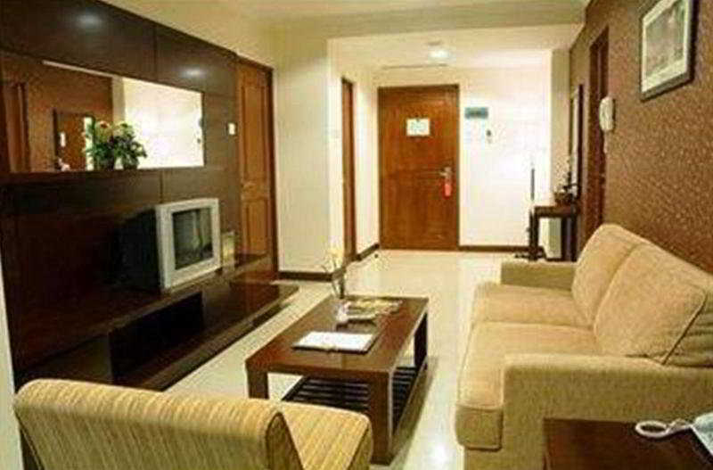 هتل Youre At  Galeri Ciumbuleuit Apartment