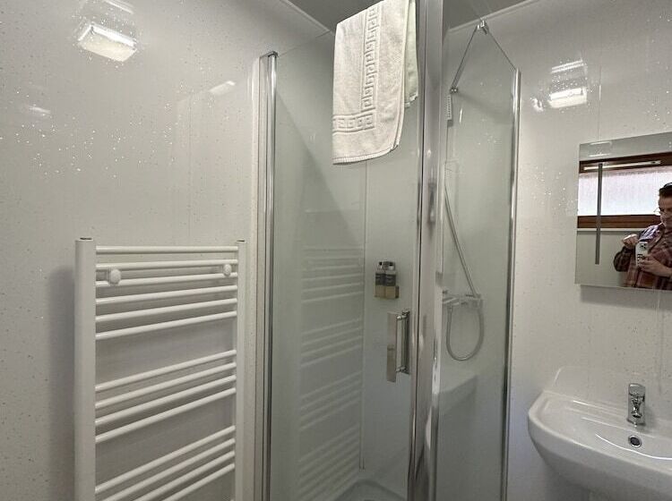 هتل Guisachan Guest House