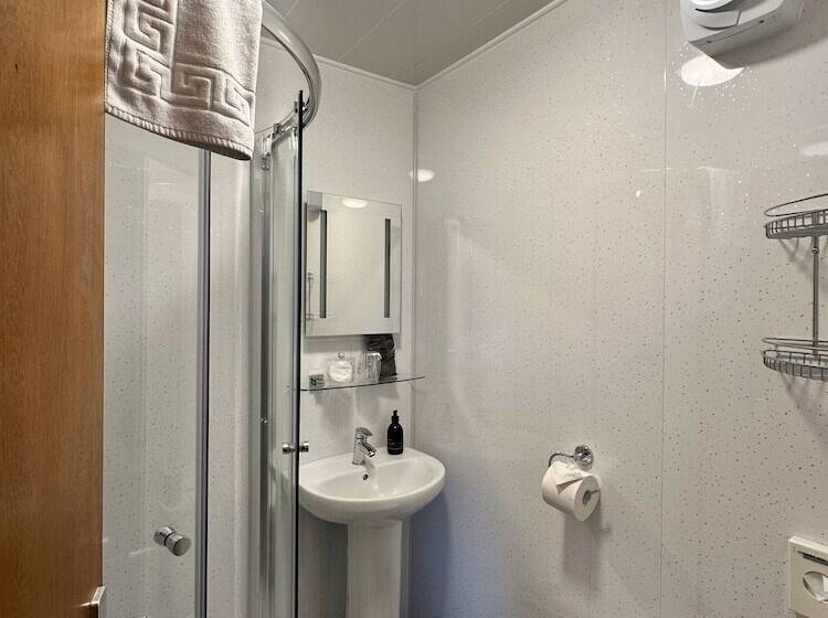 هتل Guisachan Guest House