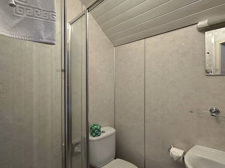 هتل Guisachan Guest House