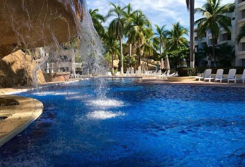 هتل Ixtapa Palace
