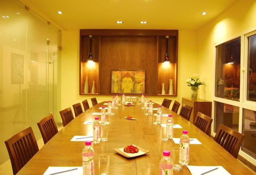 Upar Hotels Indiranagar