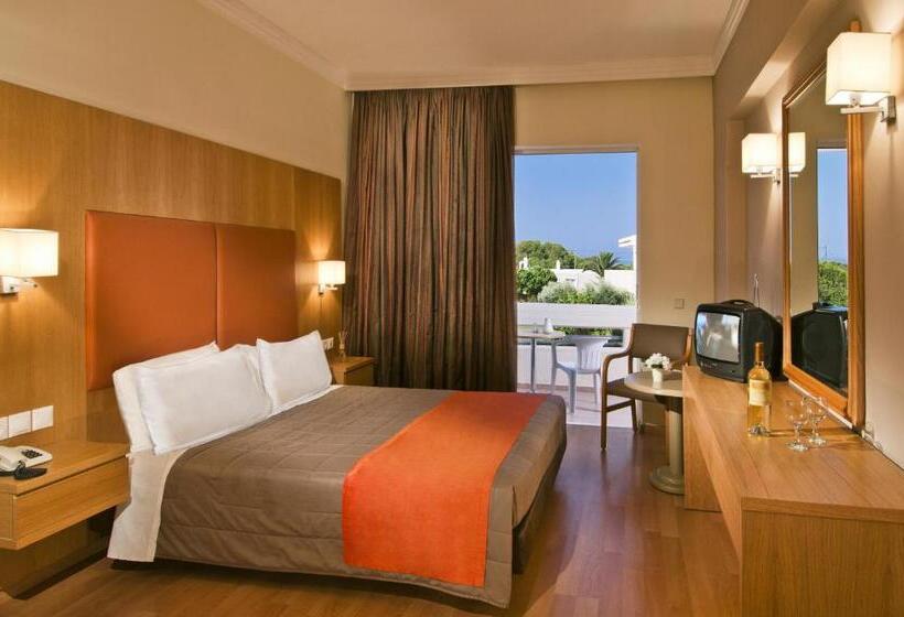 هتل Kipriotis Village Resort