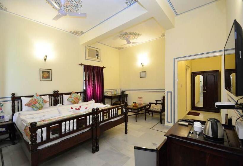 ホテル Mahal Khandela