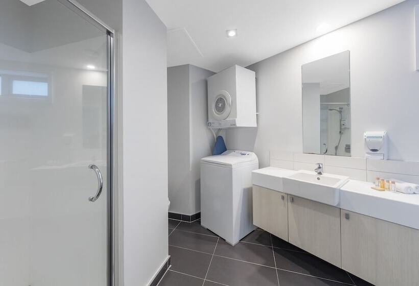 هتل Nesuto Stadium