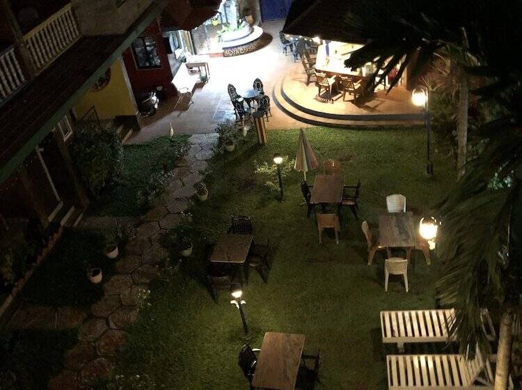 هتل Per Avel Beach Holiday Home