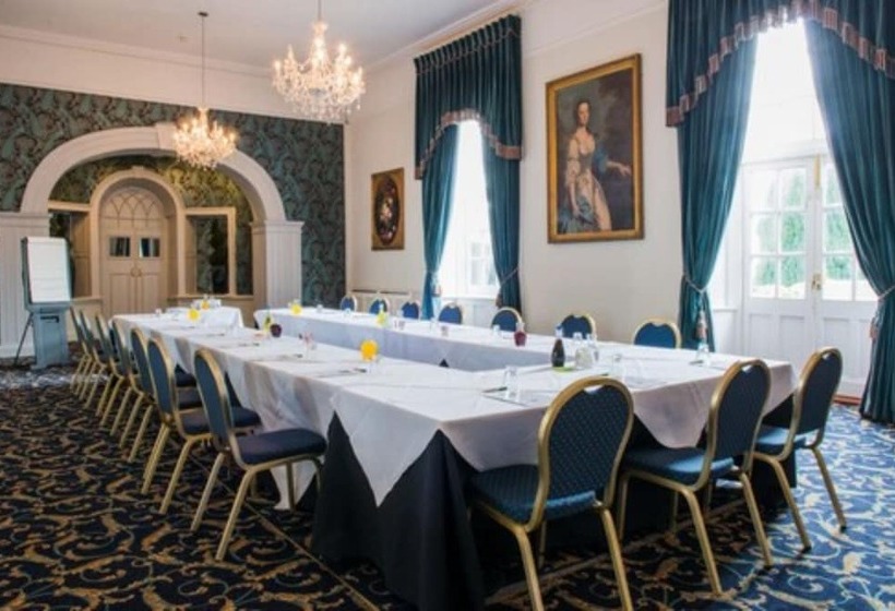 Отель The Bear, Cowbridge