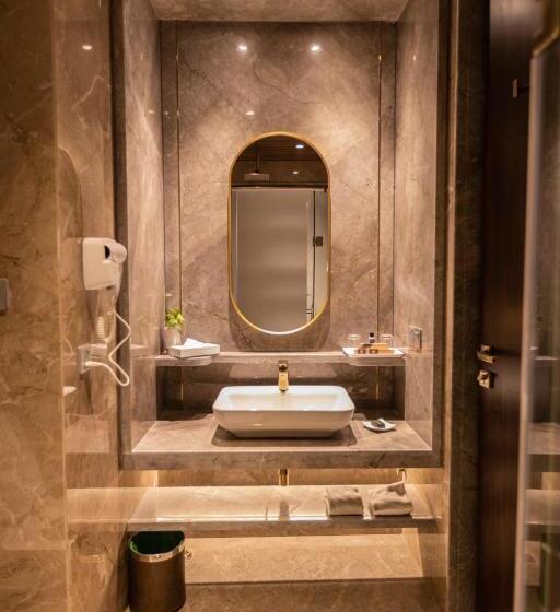 هتل The Corinthians Resort And Club
