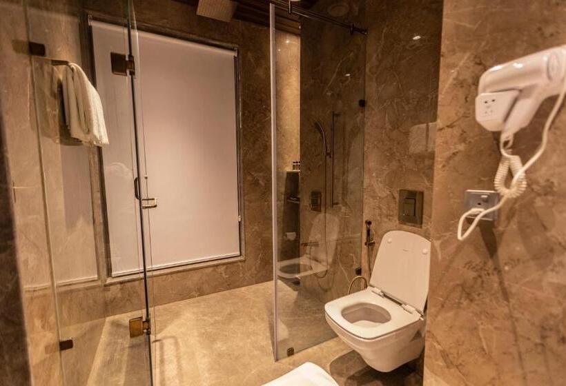 هتل The Corinthians Resort And Club