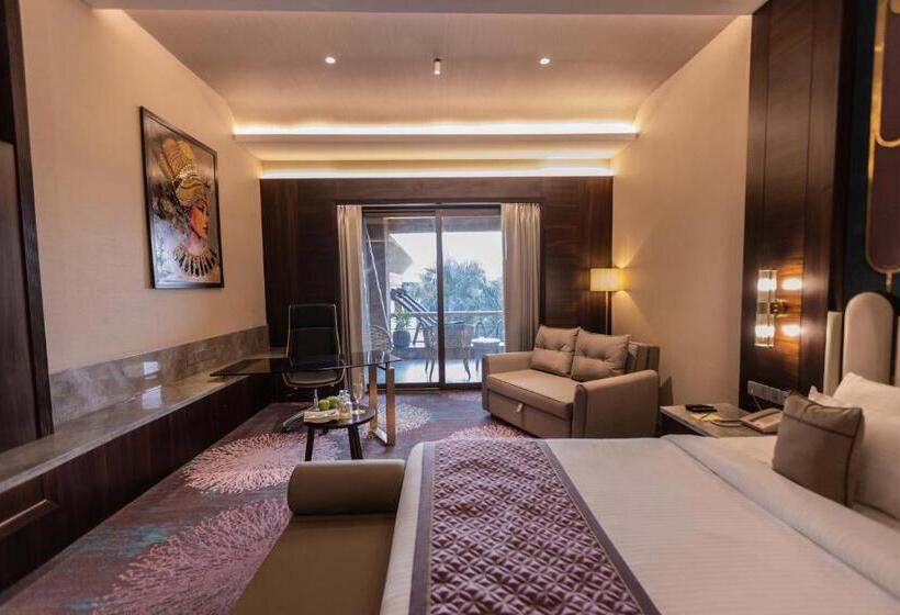 هتل The Corinthians Resort And Club