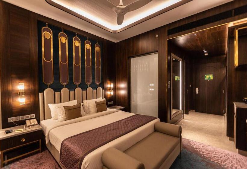 هتل The Corinthians Resort And Club