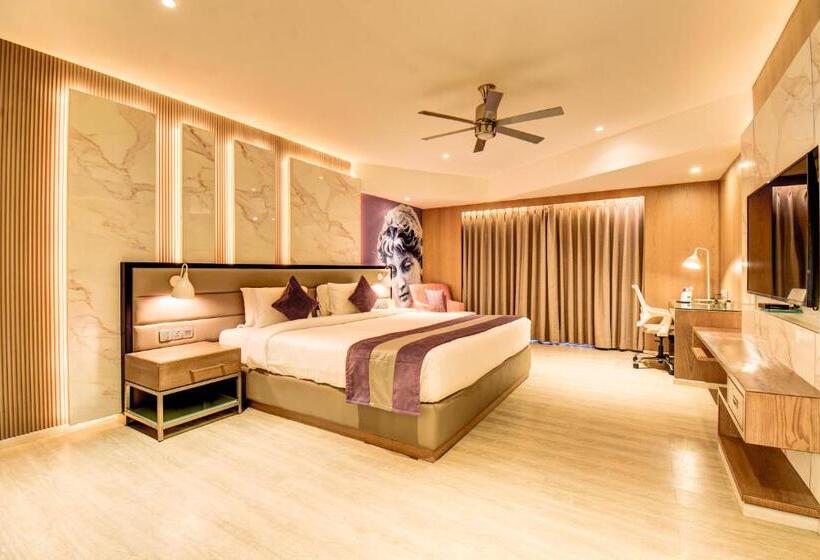 هتل The Corinthians Resort And Club
