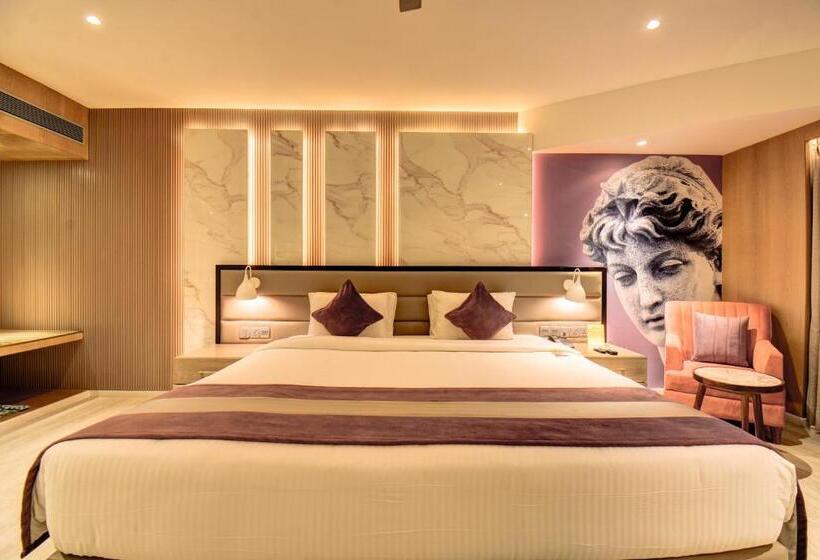 هتل The Corinthians Resort And Club