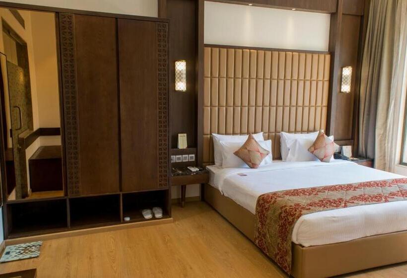 هتل The Corinthians Resort And Club