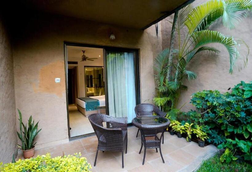 هتل The Corinthians Resort And Club