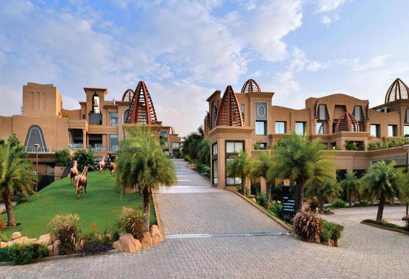 هتل The Corinthians Resort And Club