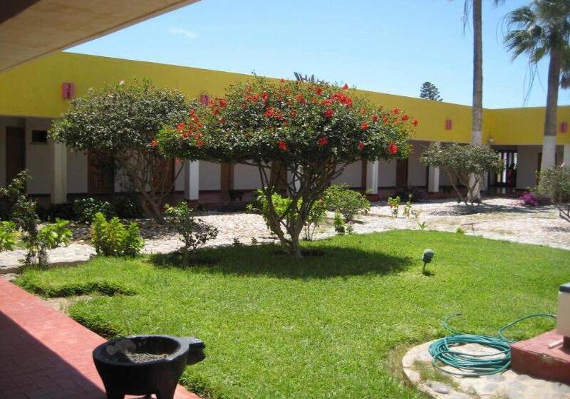 هتل The Halfway Inn