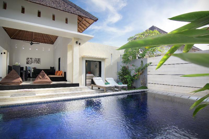 هتل The Seminyak Suite  Private Villa