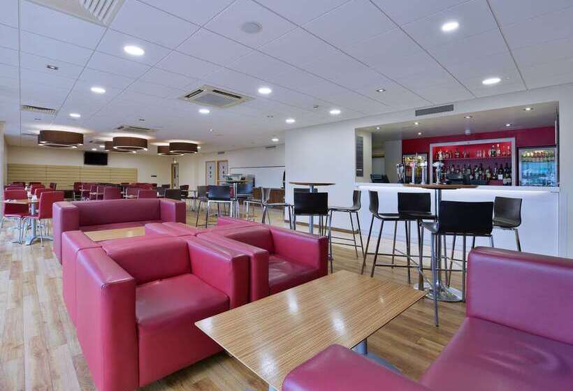 Fotos del hotel Travelodge Edinburgh Airport Ratho Station:  15