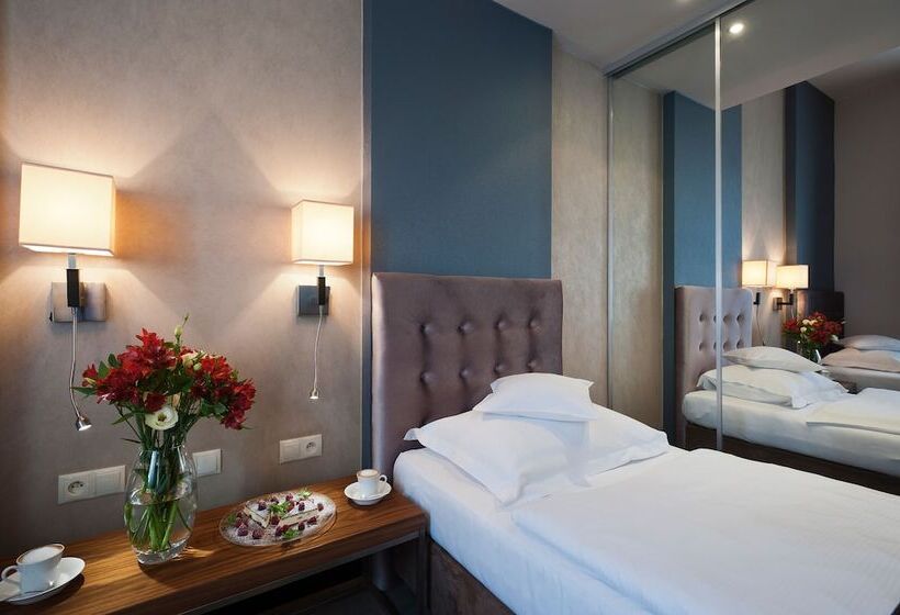 Unicus Krakow Old Town   Destigo Hotels