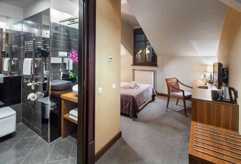 Unicus Krakow Old Town   Destigo Hotels